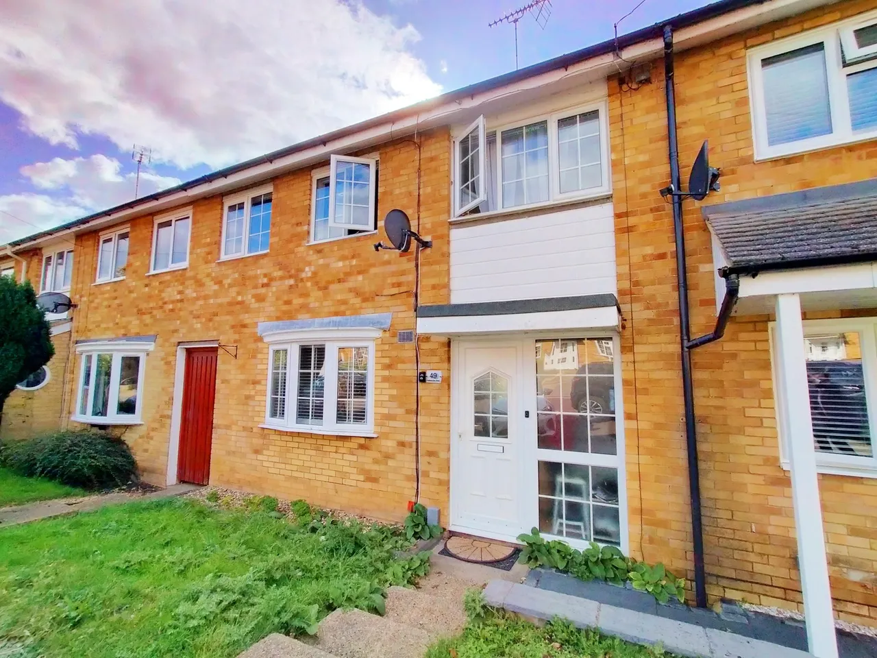 3 bed house to rent — Featherston Road, STEVENAGE