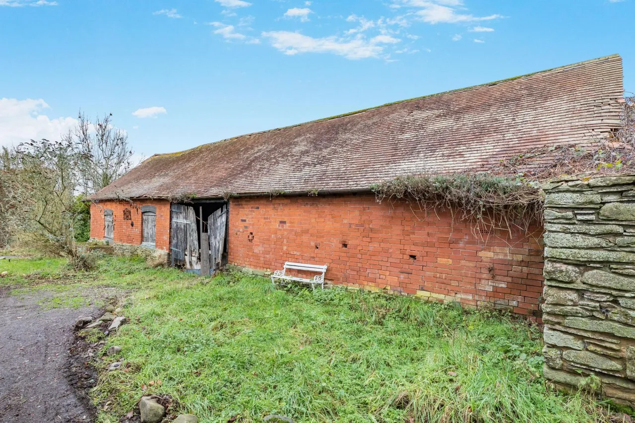 Ruckhall Lane, Clehonger, HR2, photo 23