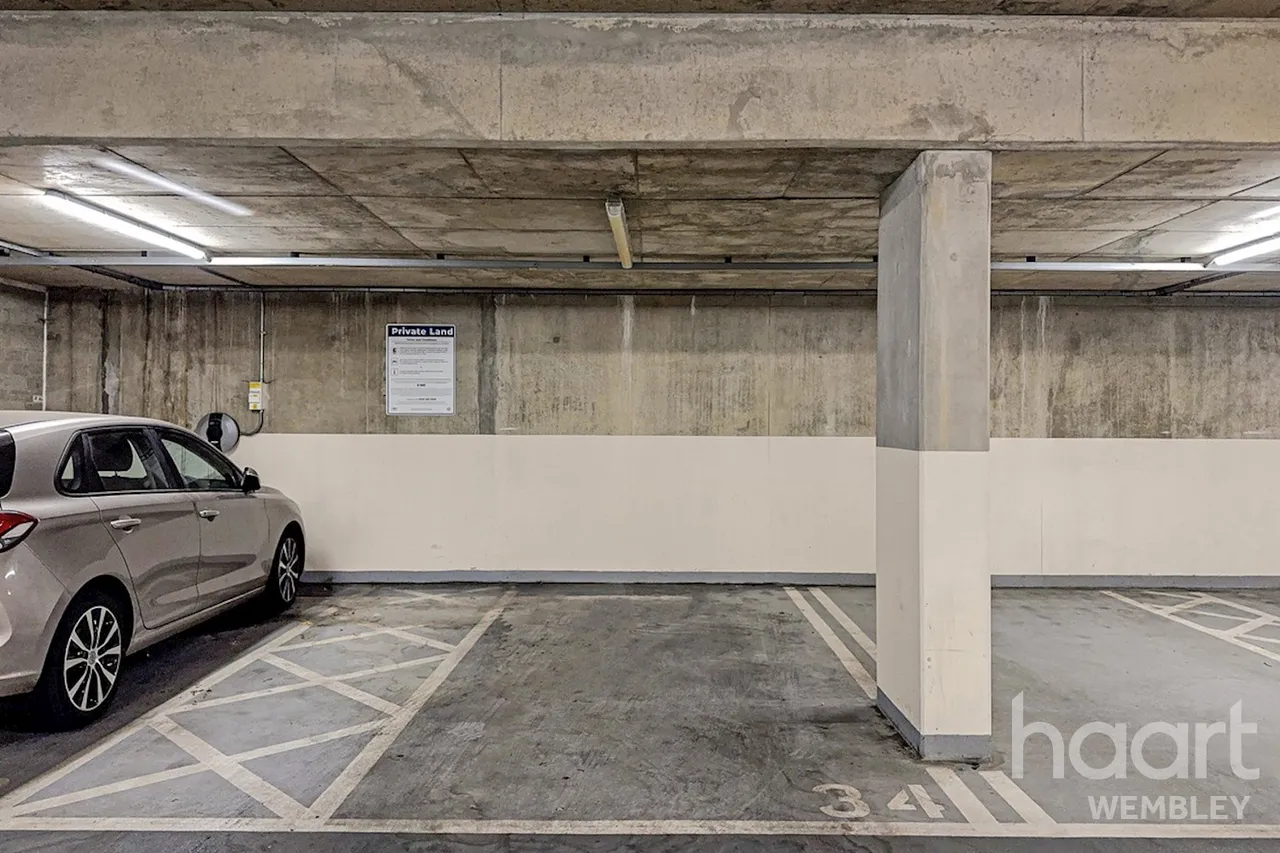 Flowers Close, London, NW2, photo 10