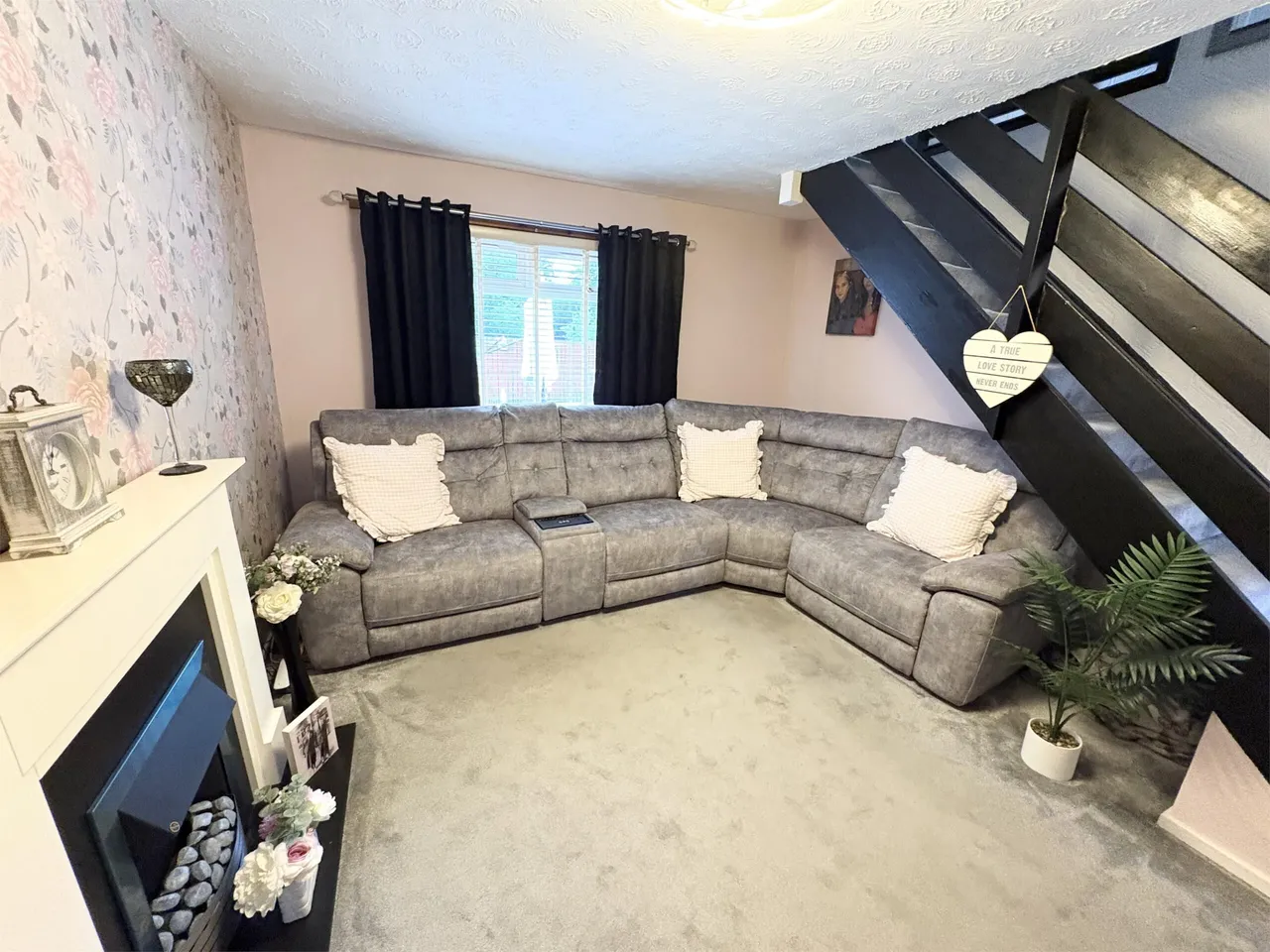 Windlestraw Court, Bourtreehill South, Irvine, KA11 1JT, photo 2