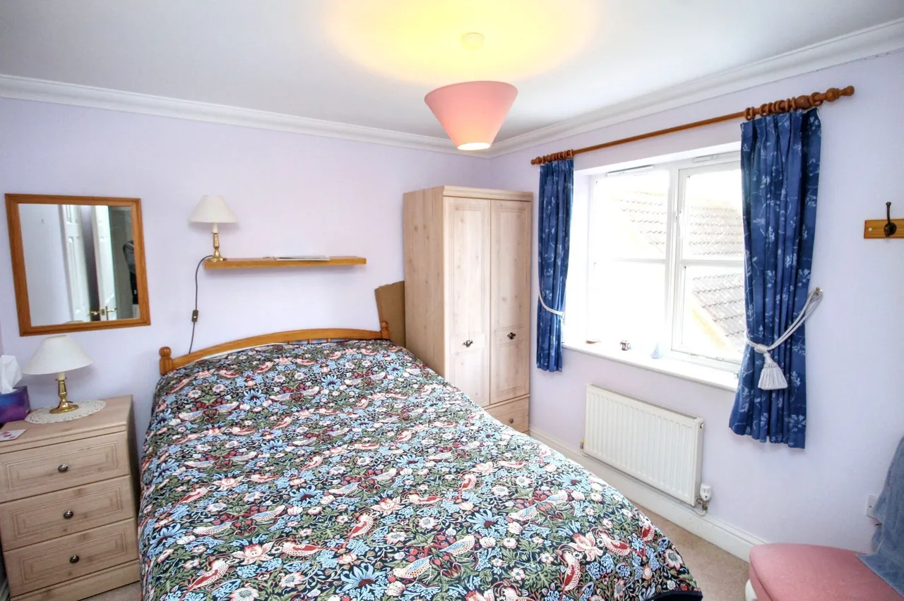 Spacious Four Bedroom Semi-Detached H, photo 8