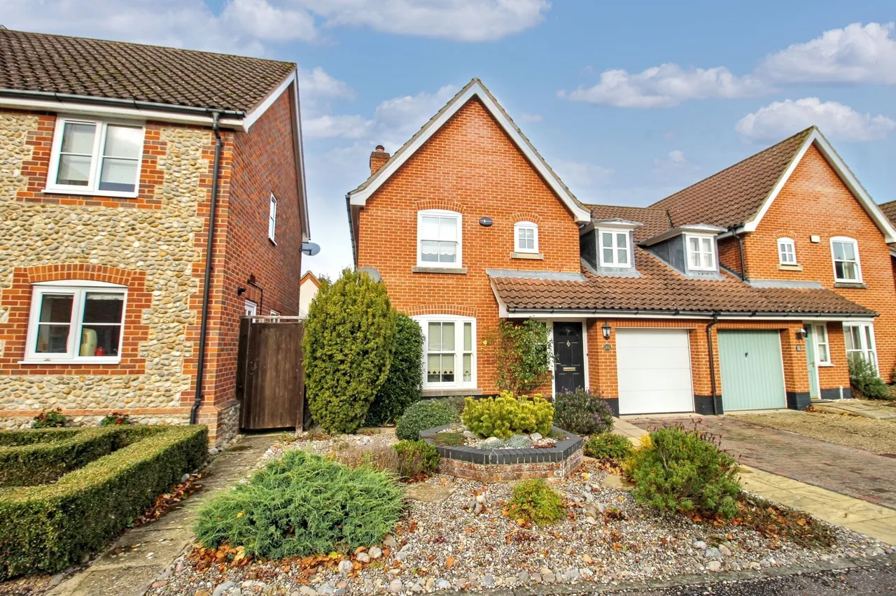 4 bed house for sale, Spacious Four Bedroom Semi-Detached H