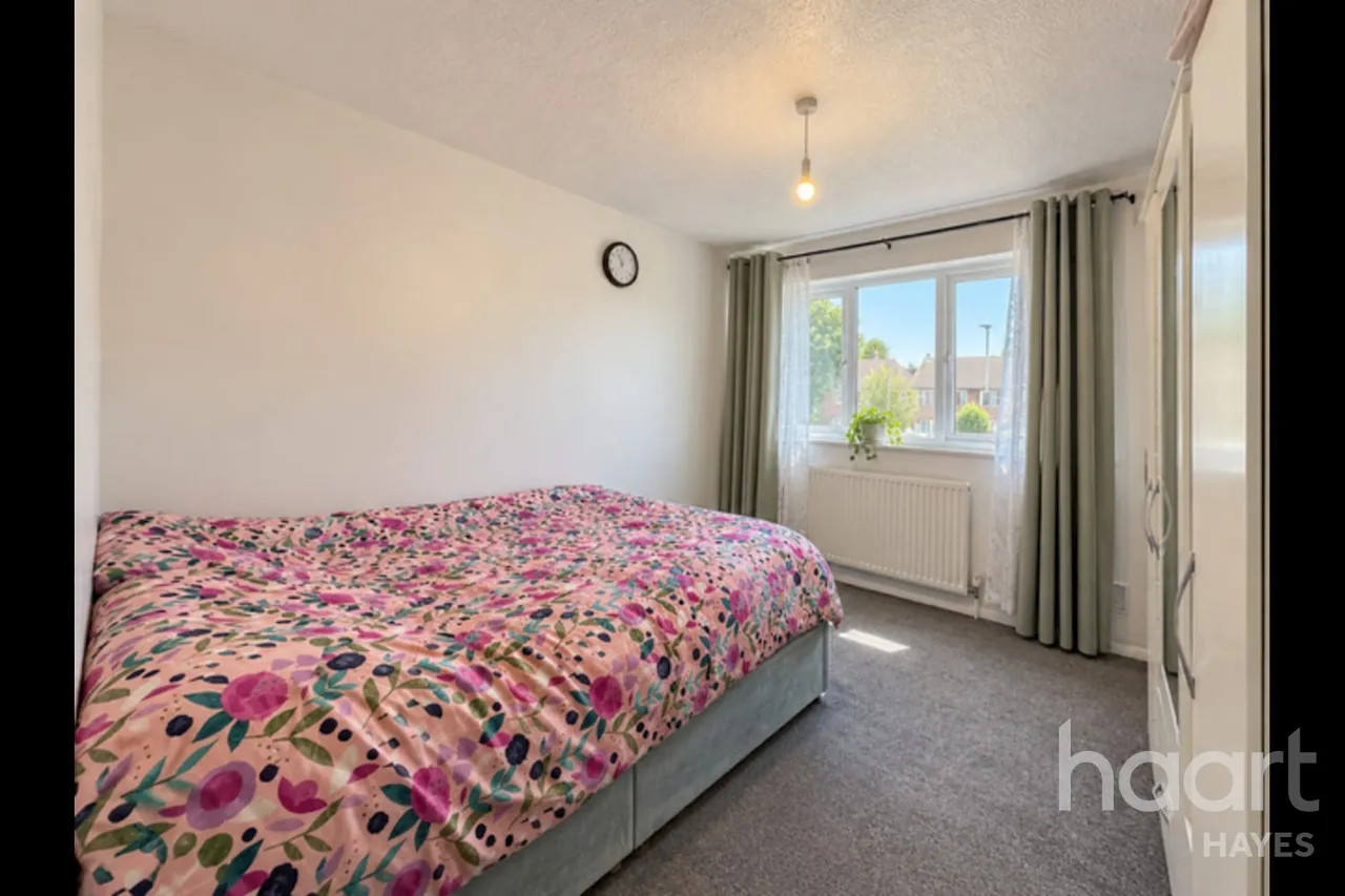 Savoy Avenue, Hayes, UB3, photo 7