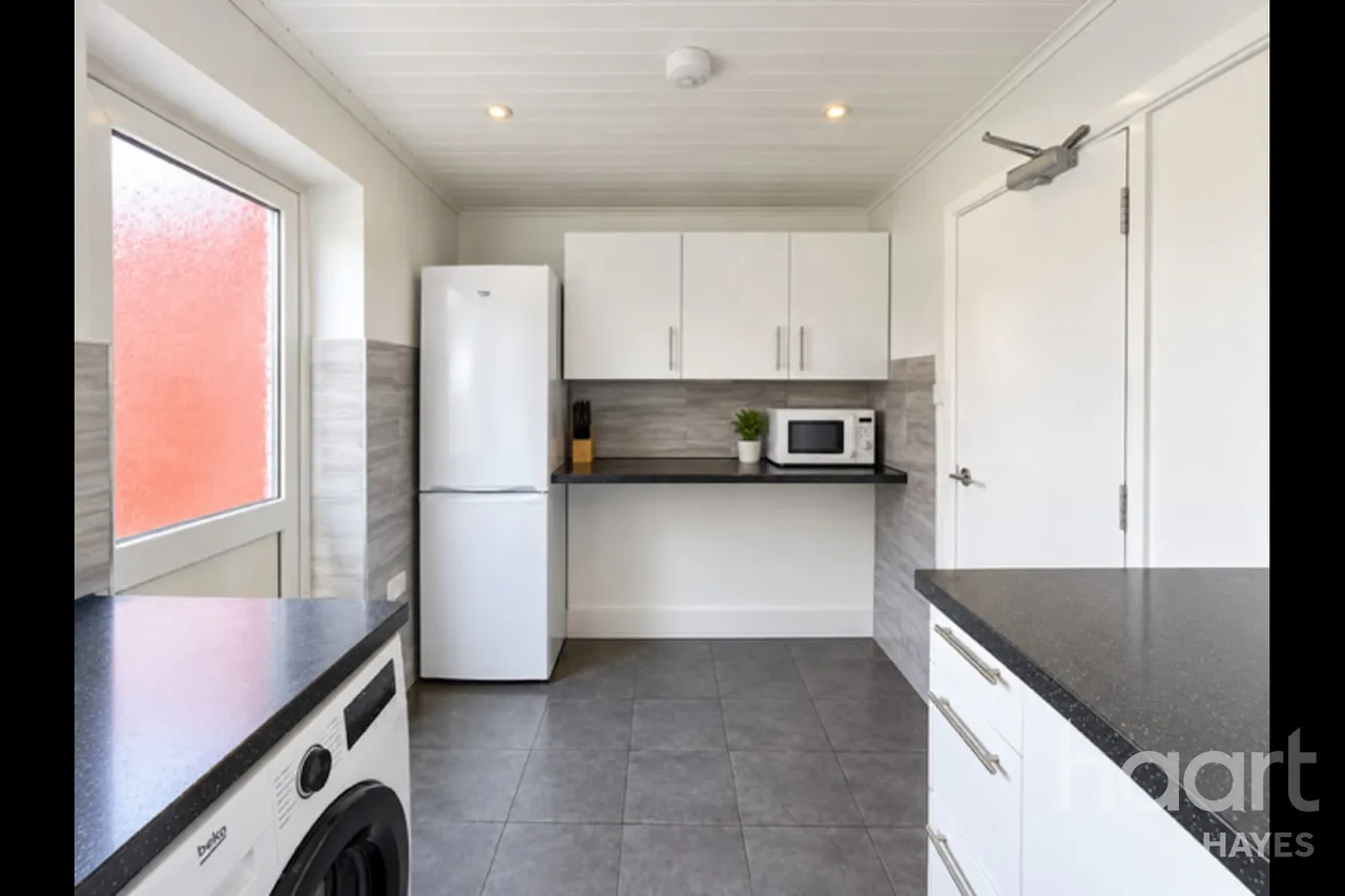 Savoy Avenue, Hayes, UB3, photo 6