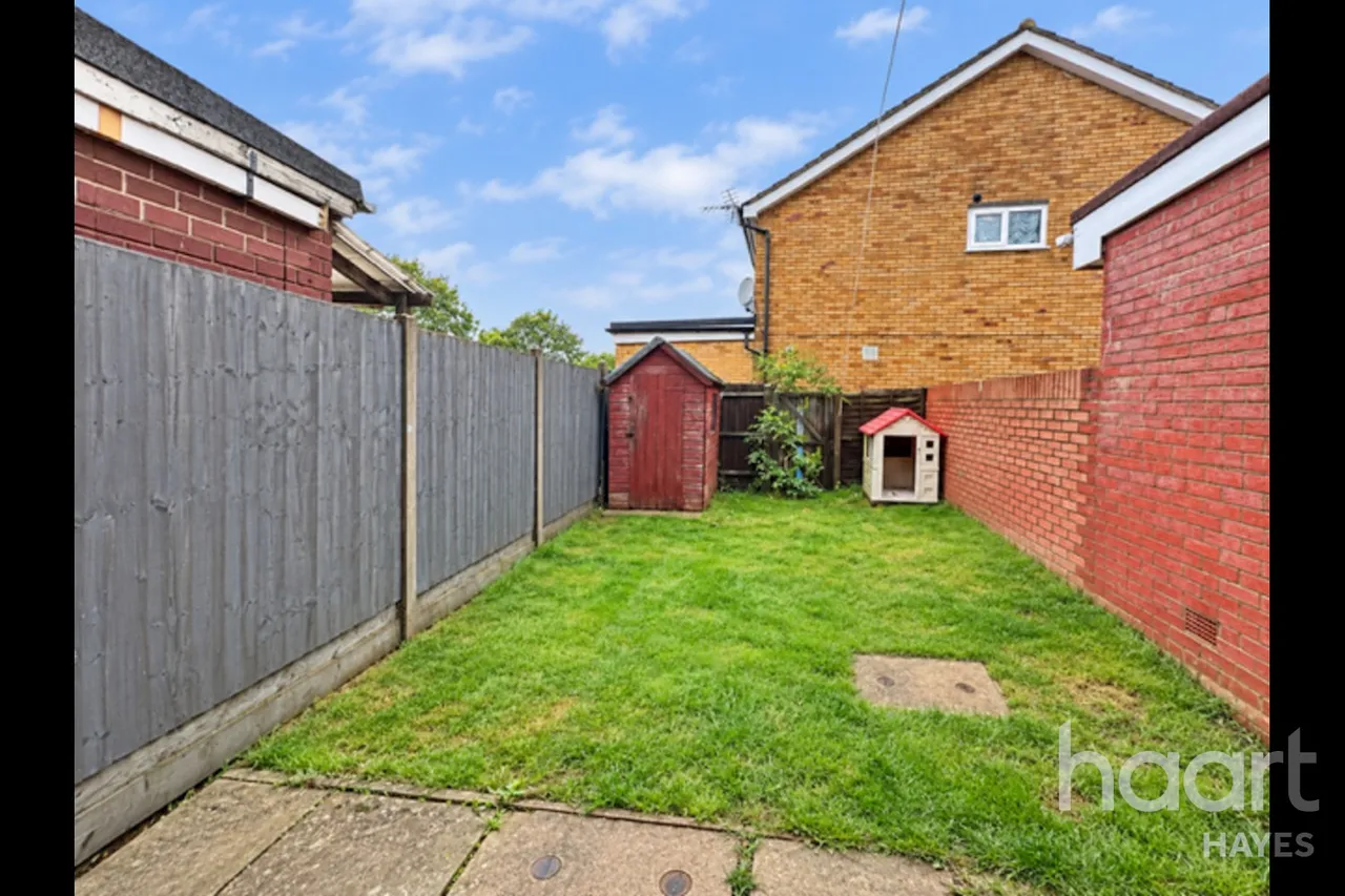 Savoy Avenue, Hayes, UB3, photo 11