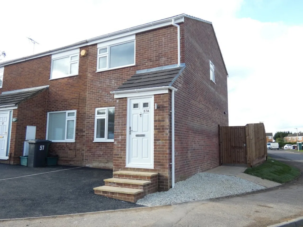 2 bed house to rent — Myrtle Close, Robinswood