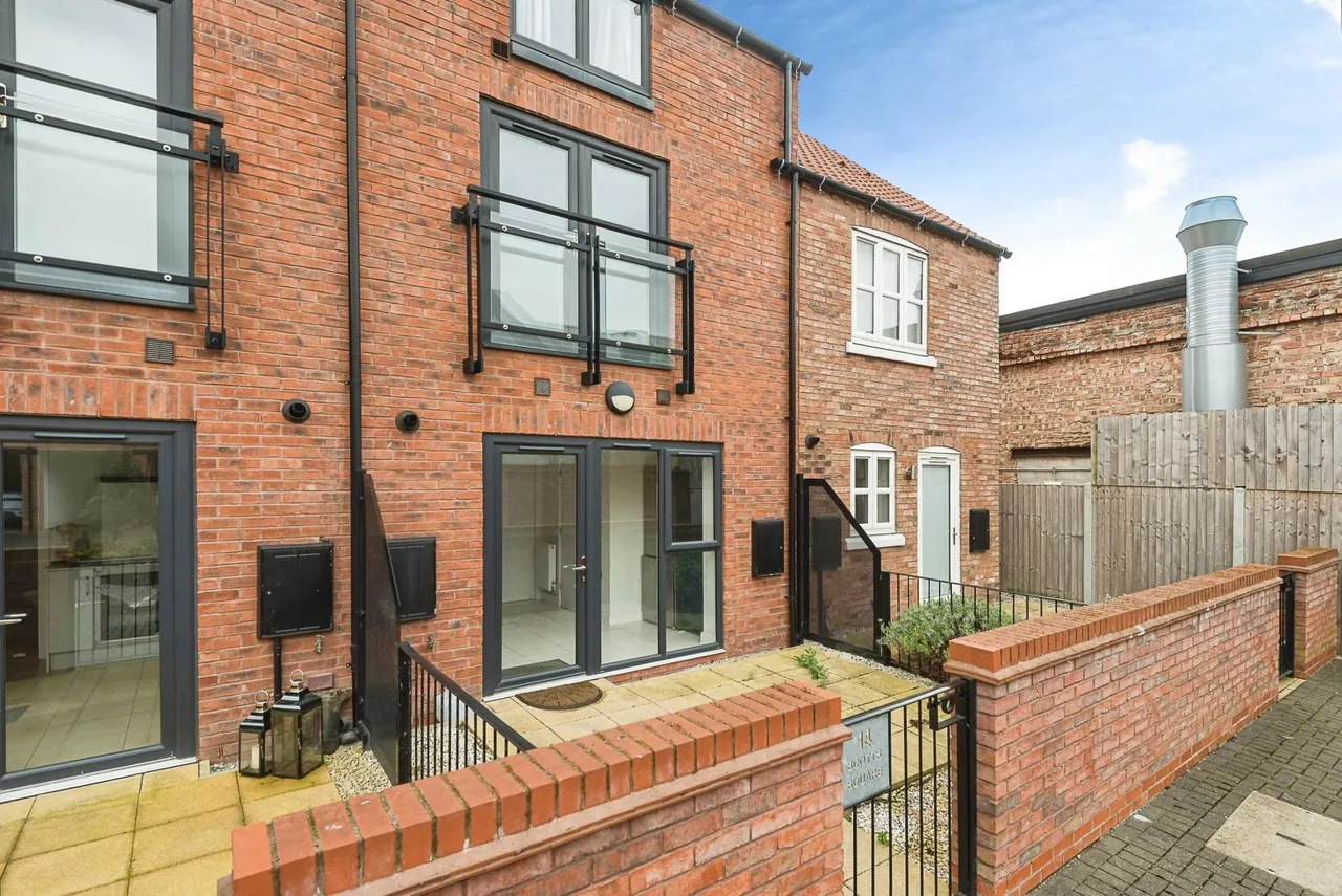 Scotts Square, Hull, HU1, photo 20