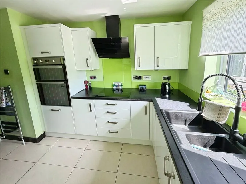 Farnborough Drive, Cantley, Doncaster, South Yorkshire, DN4, photo 11