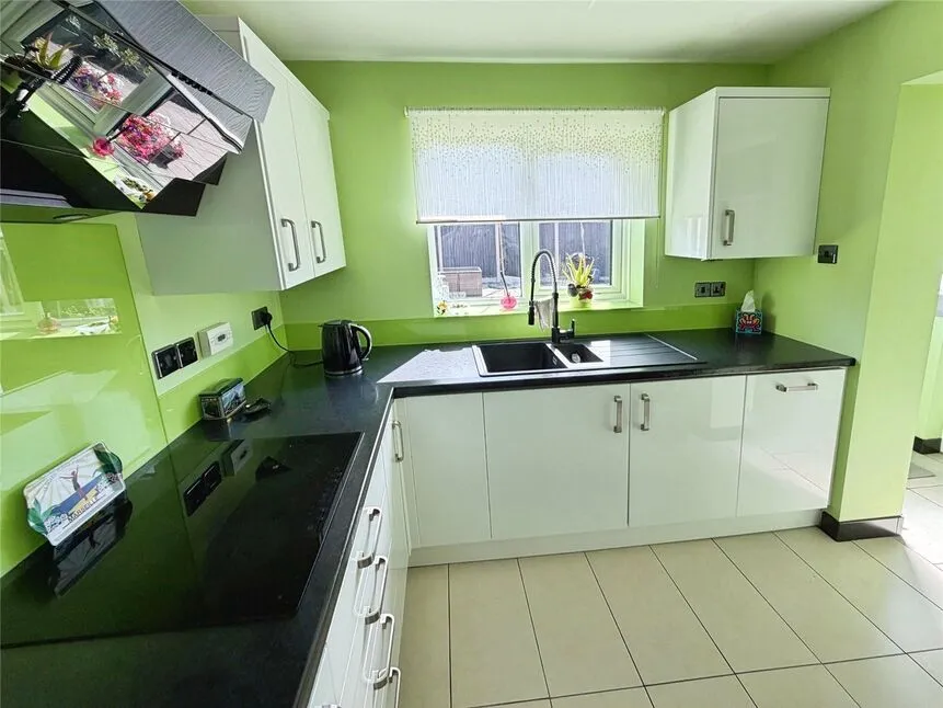 Farnborough Drive, Cantley, Doncaster, South Yorkshire, DN4, photo 6