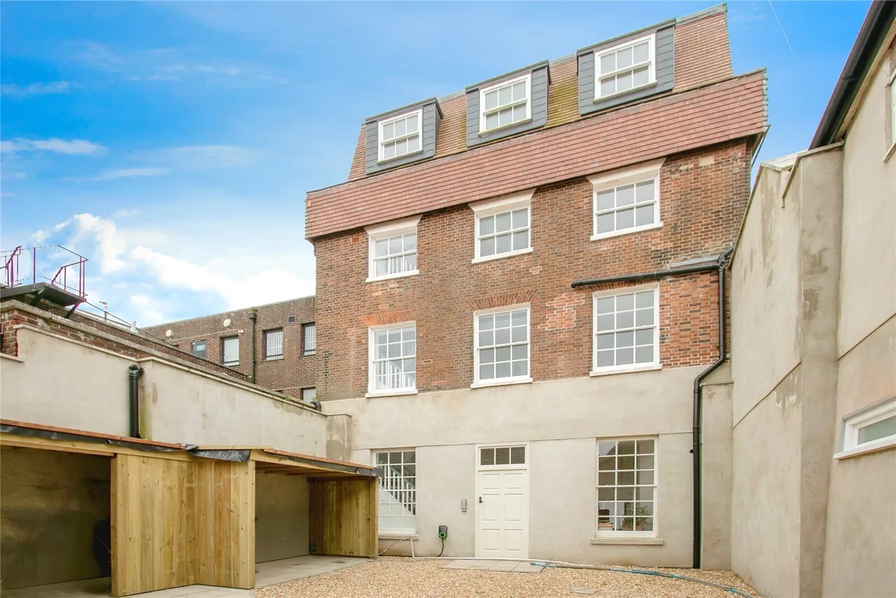 2 bed flat for sale, High Street, Poole, BH15