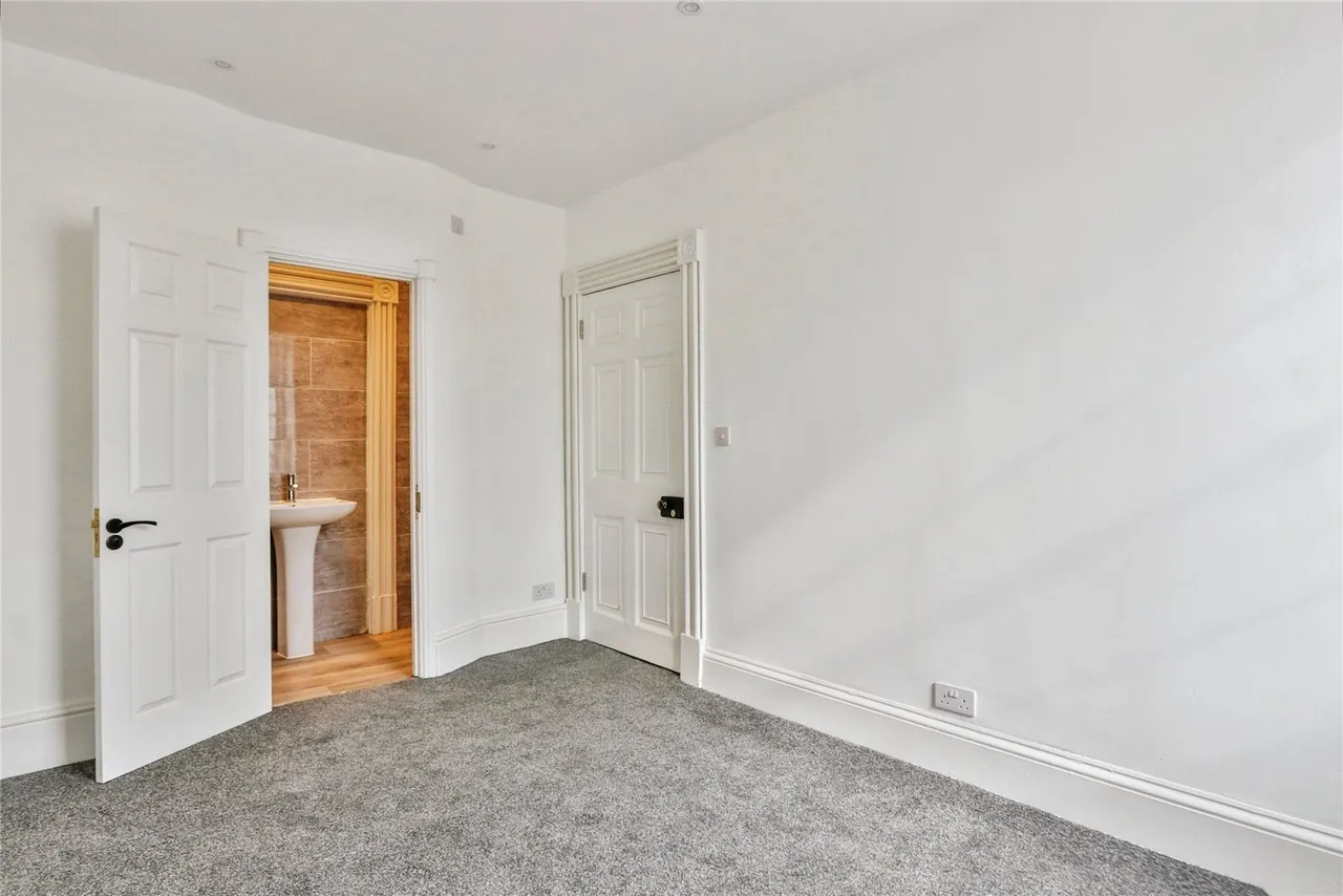 High Street, Poole, BH15, photo 9