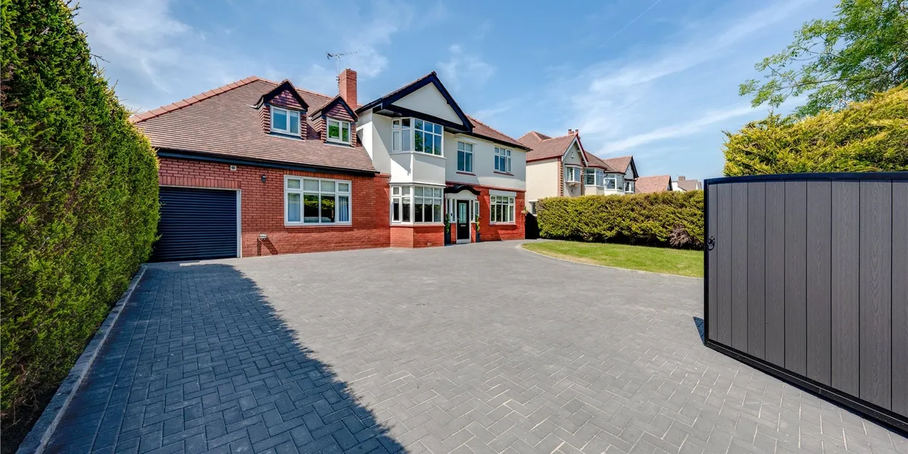 5 bed house for sale, Liverpool Road, Southport, PR8