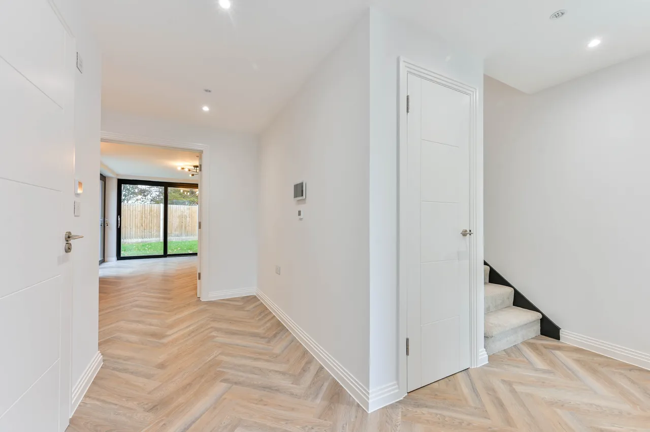 Woking, GU22, photo 6