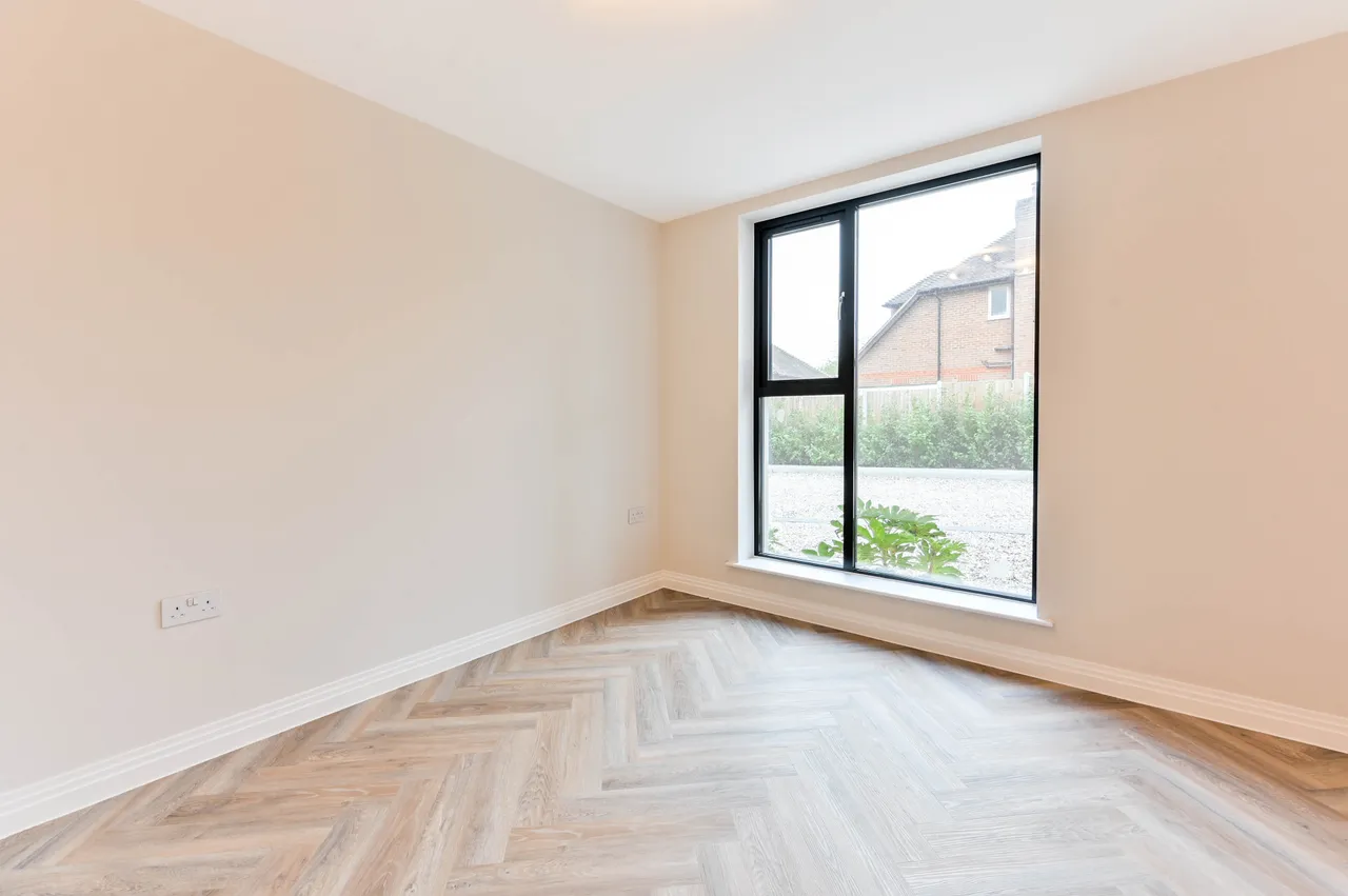 Woking, GU22, photo 5