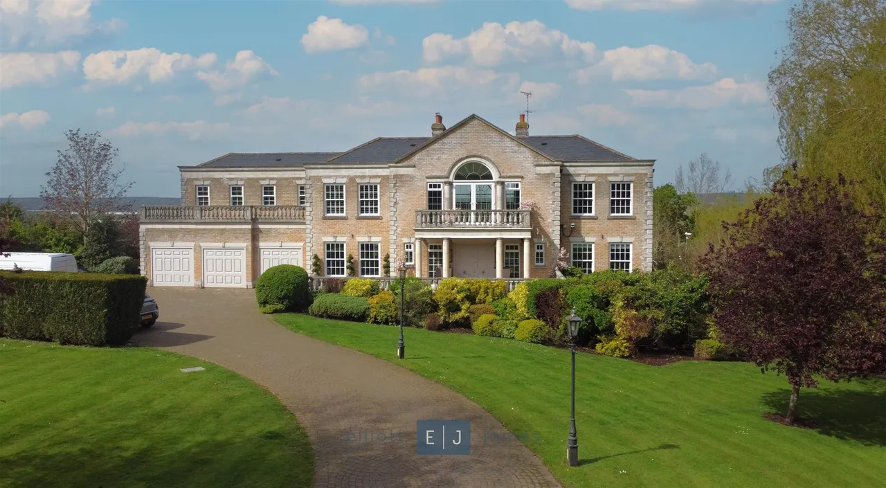 Mott Street, Loughton, photo 2