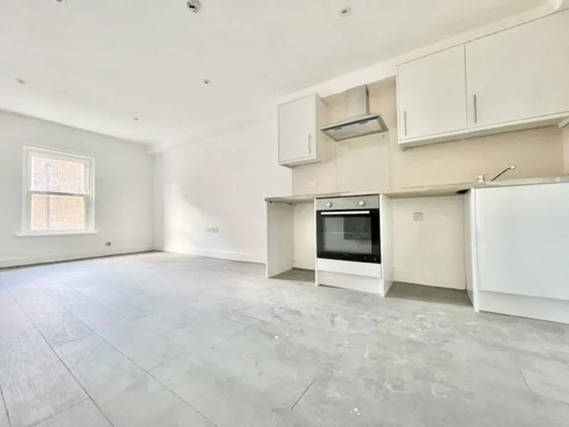 1 bed flat to rent, New Cross Road, London, SE14