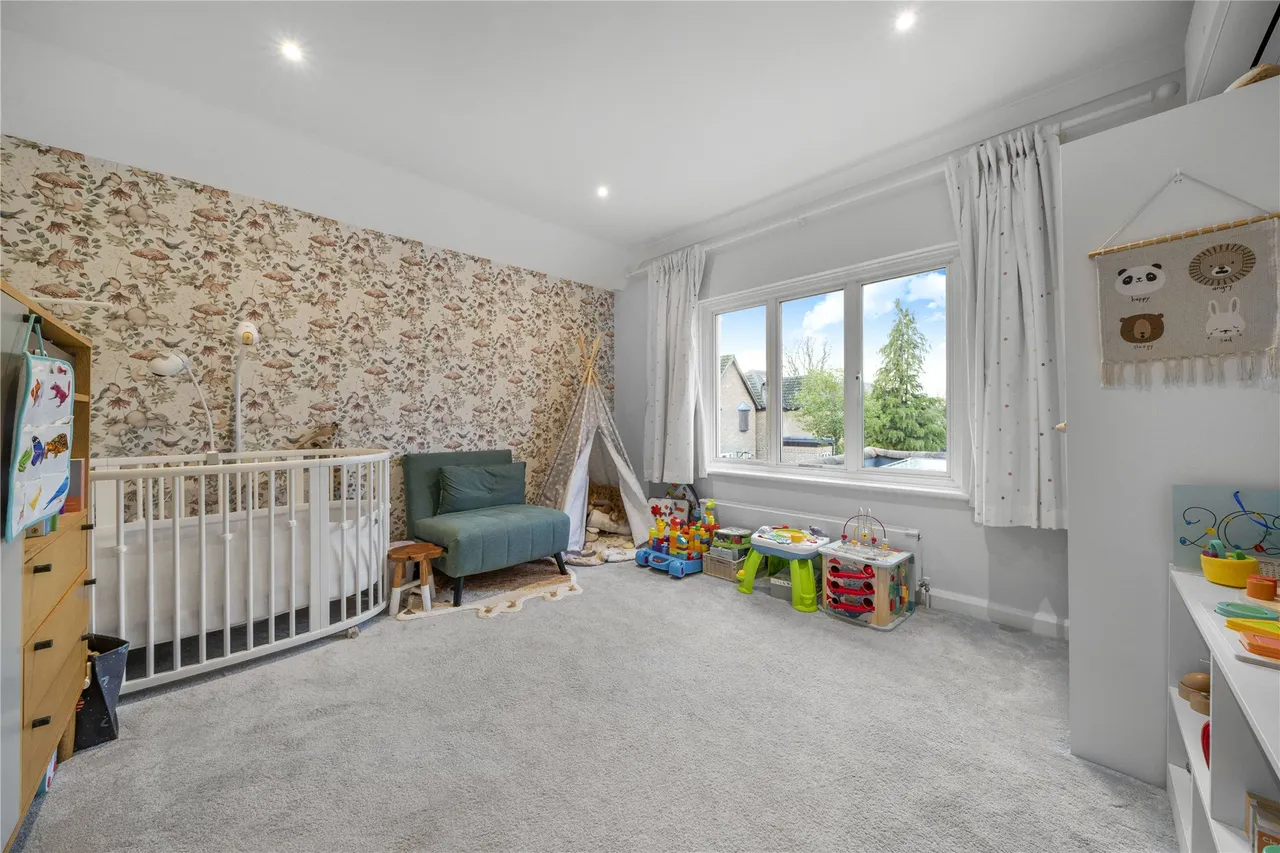 Bagshot Road, Knaphill, GU21, photo 20