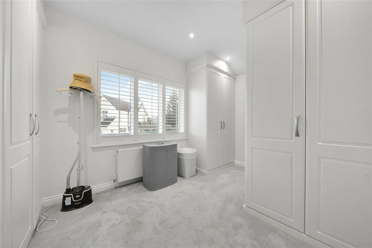 Bagshot Road, Knaphill, GU21, photo 15