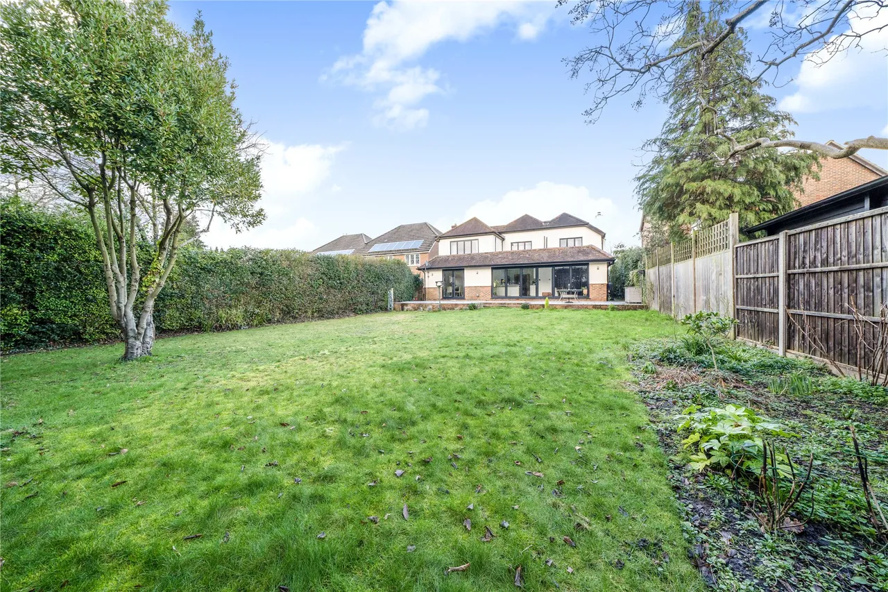 Bagshot Road, Knaphill, GU21, photo 23