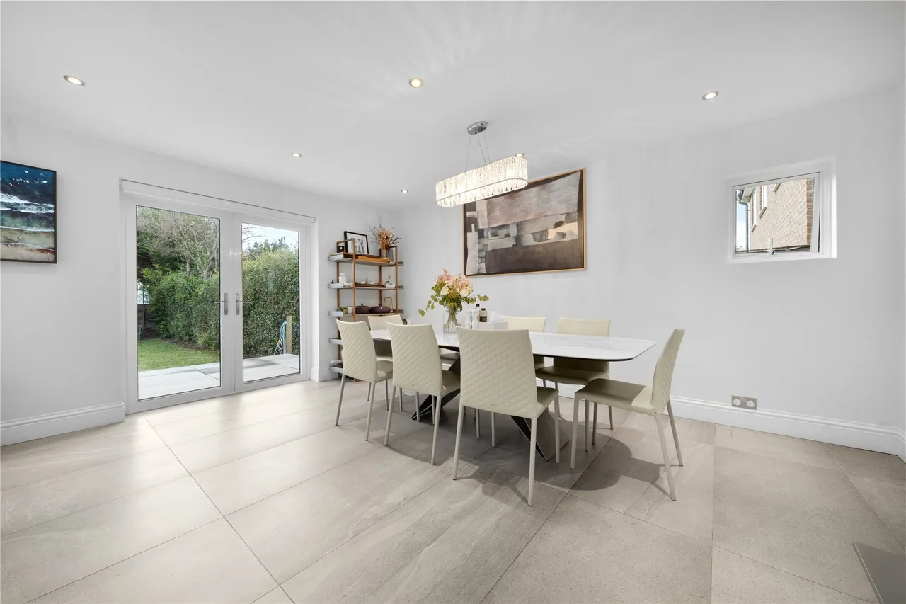 Bagshot Road, Knaphill, GU21, photo 10