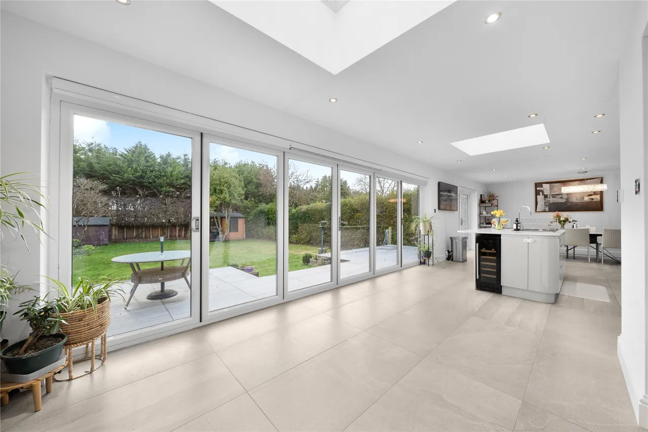 Bagshot Road, Knaphill, GU21, photo 8
