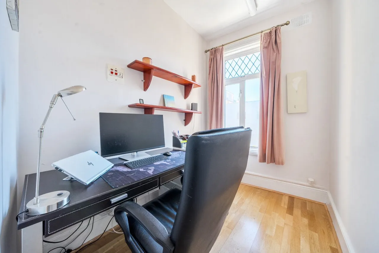 Davis Road, Acton, W3, photo 18