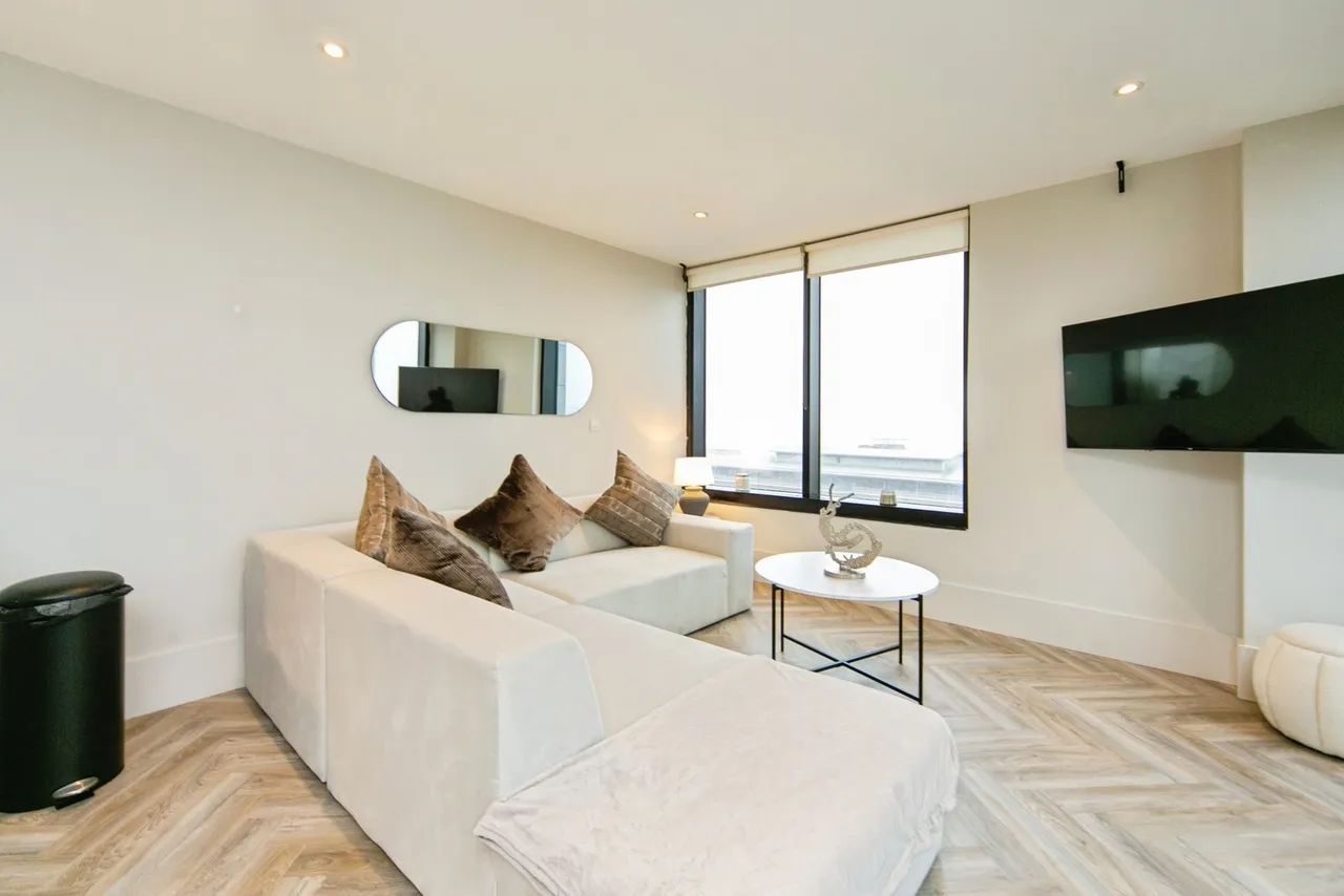 William Jessop Way, Liverpool, L3, photo 8