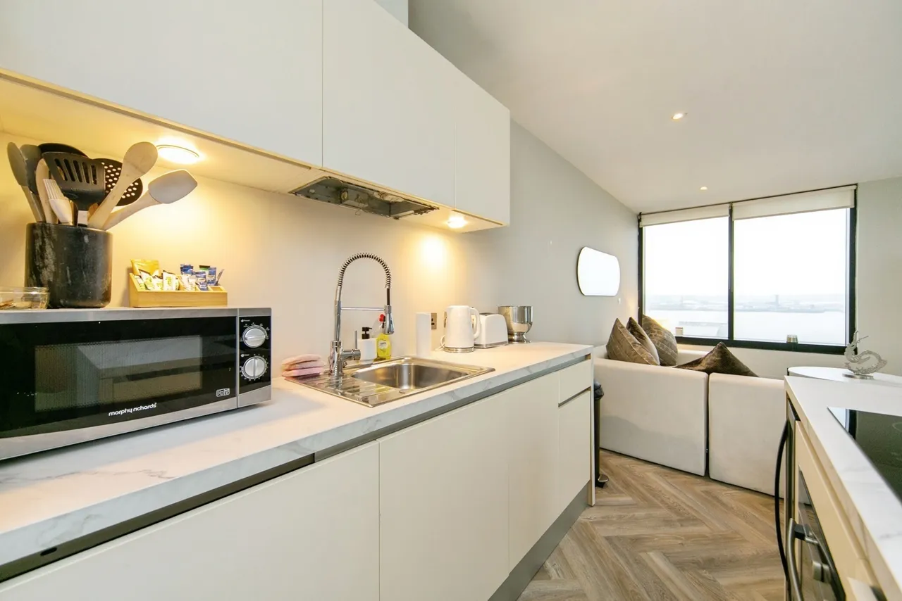 William Jessop Way, Liverpool, L3, photo 5