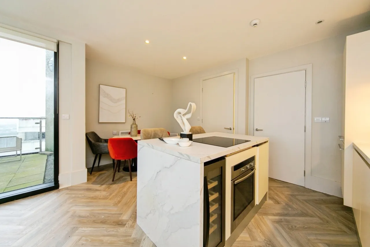 William Jessop Way, Liverpool, L3, photo 6