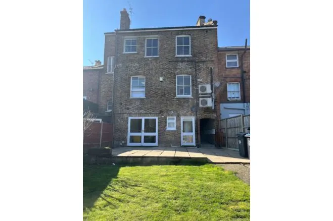 St. Judes Road, Egham, TW20, photo 20