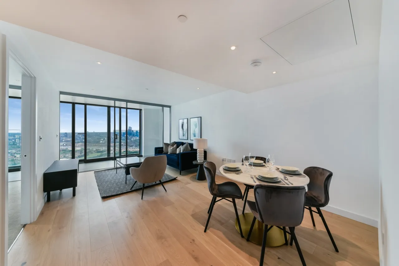 1 bed flat for sale, Marsh Wall, Canary Wharf, E14