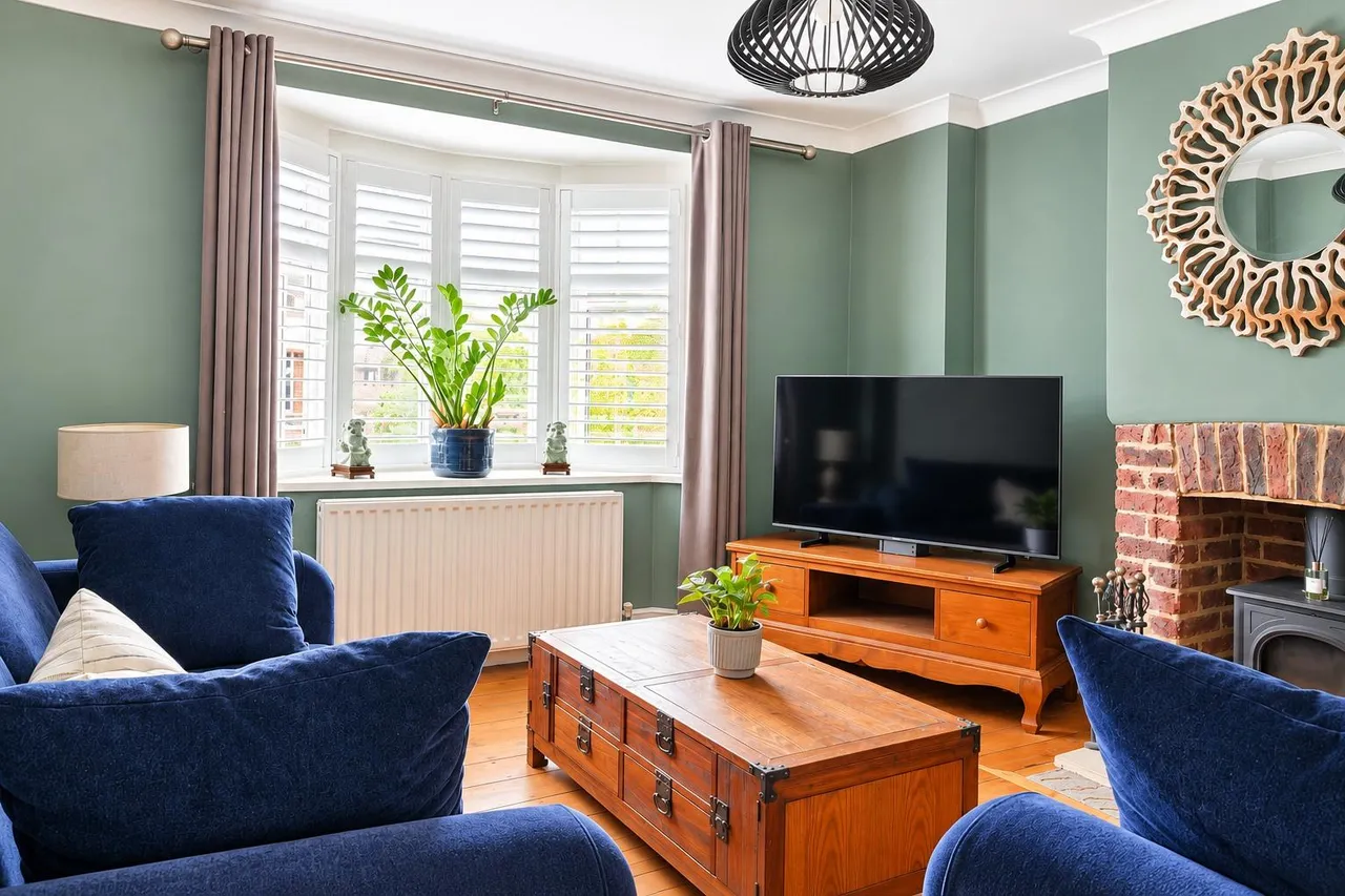 Henfield Road, Horsham, RH13, photo 2