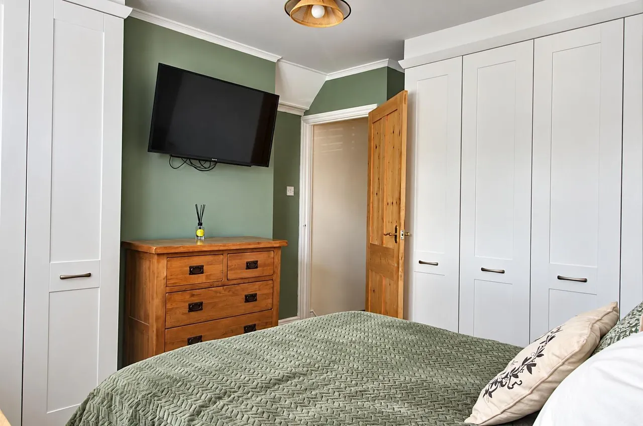 Henfield Road, Horsham, RH13, photo 12