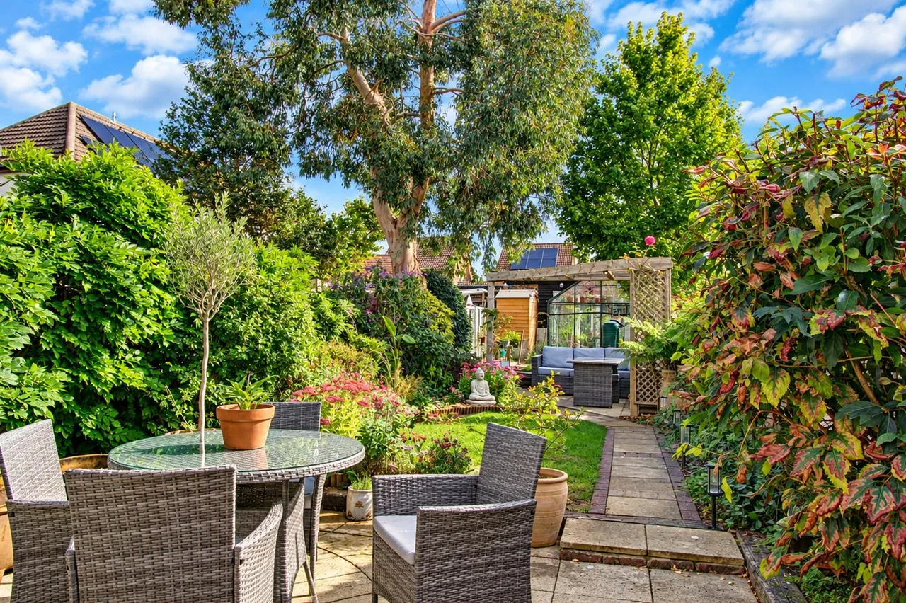 Henfield Road, Horsham, RH13, photo 19