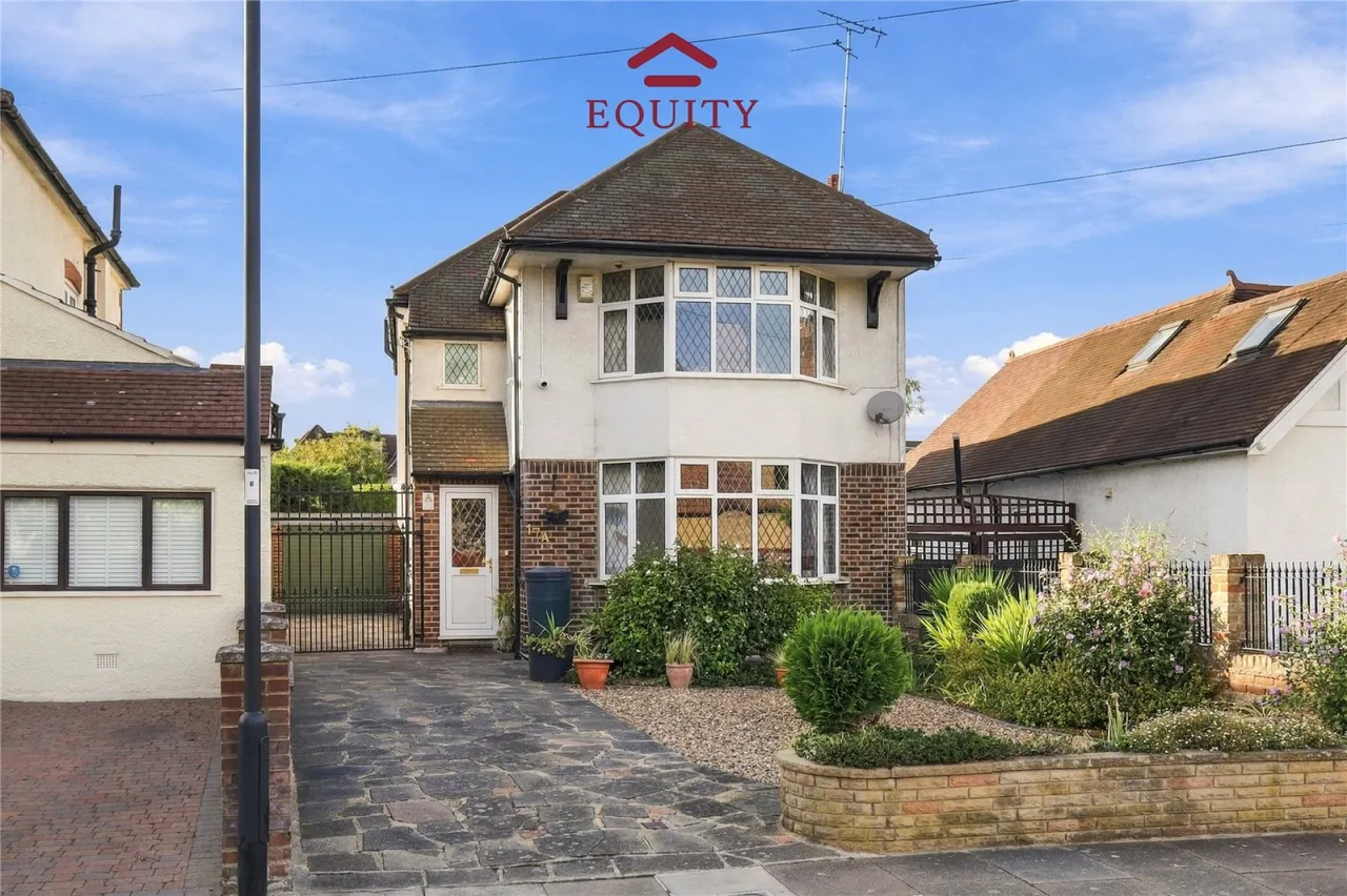 4 bed house for sale, Queen Annes Grove, Enfield