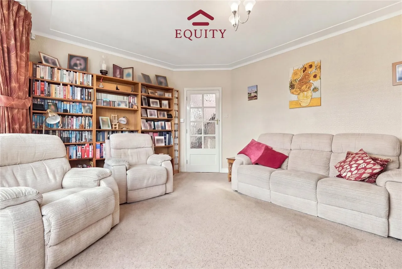 Queen Annes Grove, Enfield, photo 5