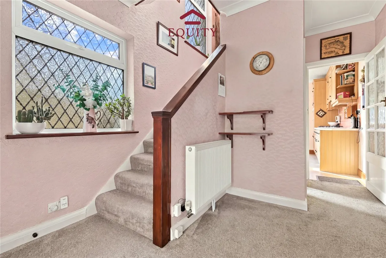Queen Annes Grove, Enfield, photo 6