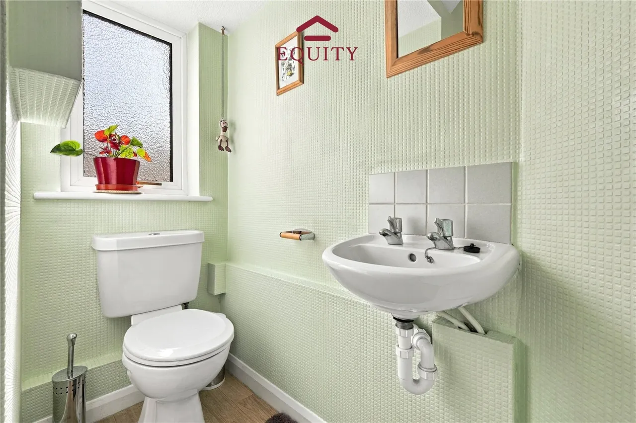 Queen Annes Grove, Enfield, photo 10