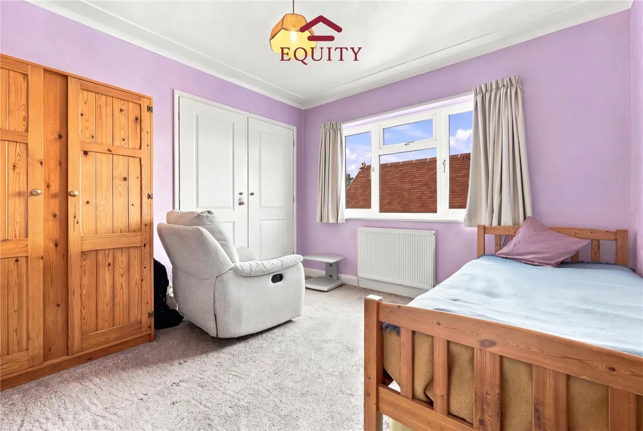 Queen Annes Grove, Enfield, photo 23