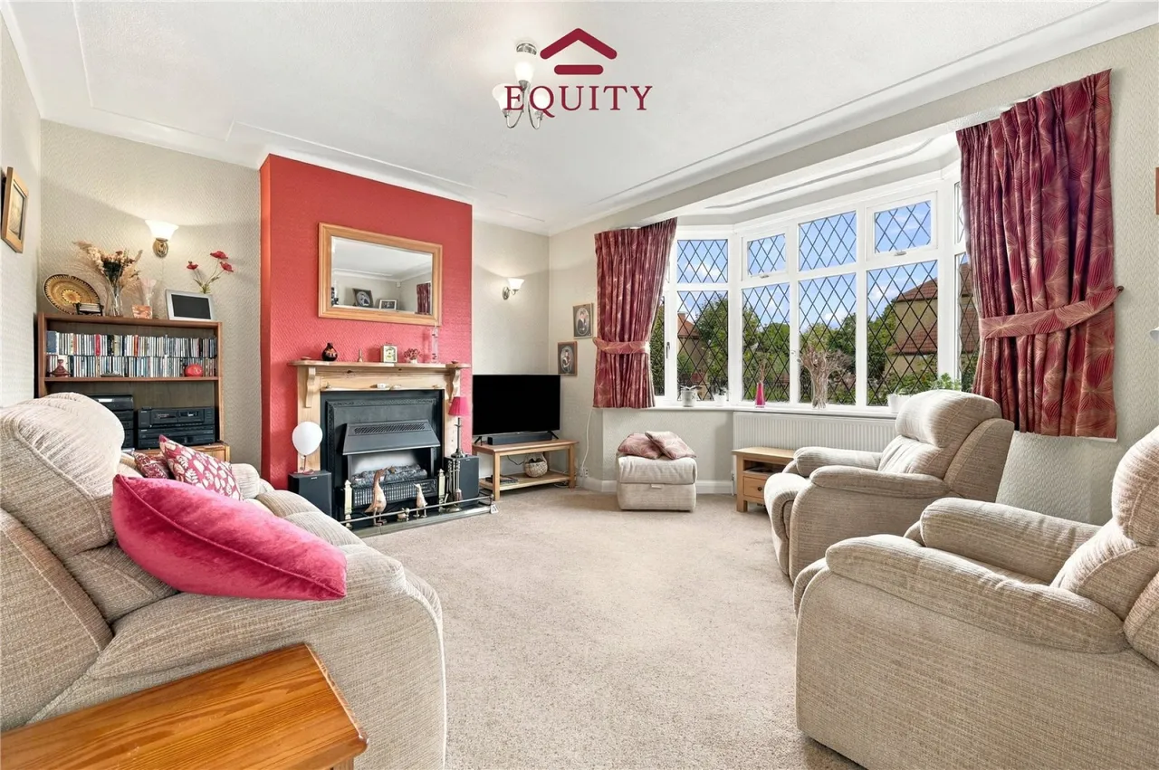 Queen Annes Grove, Enfield, photo 3