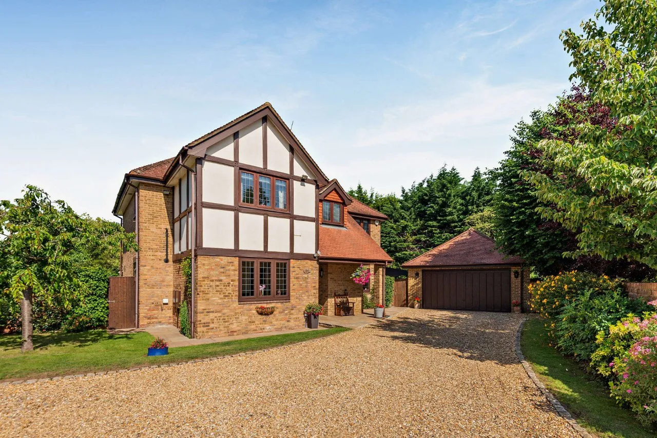 5 bed house for sale — Kinghorn Park, Maidenhead, Berkshire, SL6 7TX