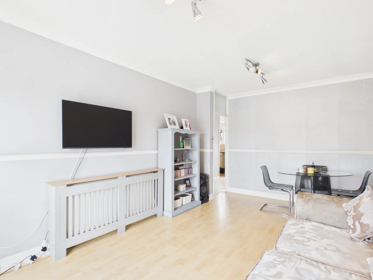 Wheatsheaf Lane, Staines-upon-Thames, TW18, photo 6