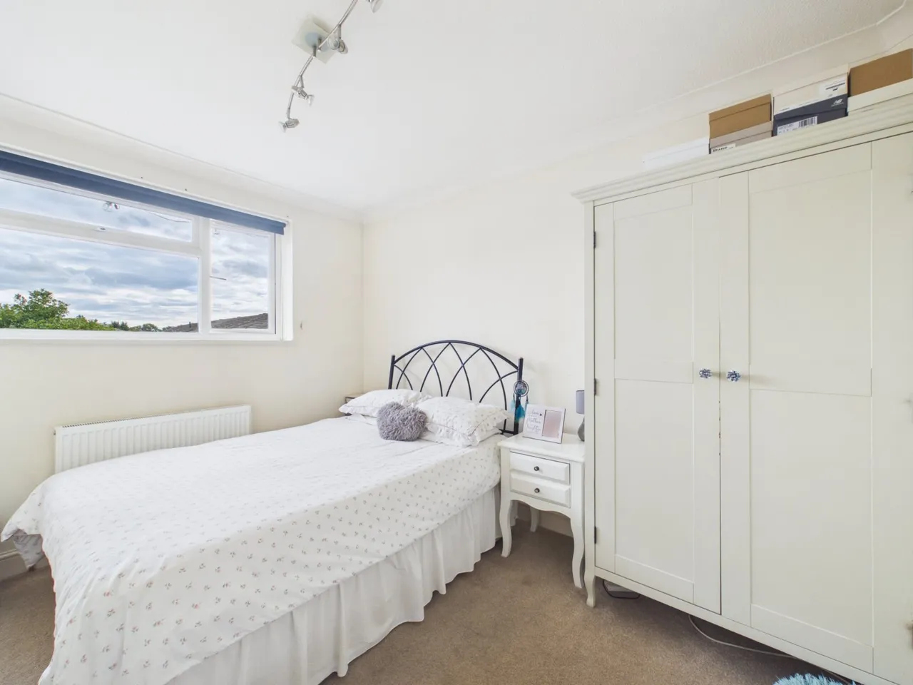 Wheatsheaf Lane, Staines-upon-Thames, TW18, photo 4