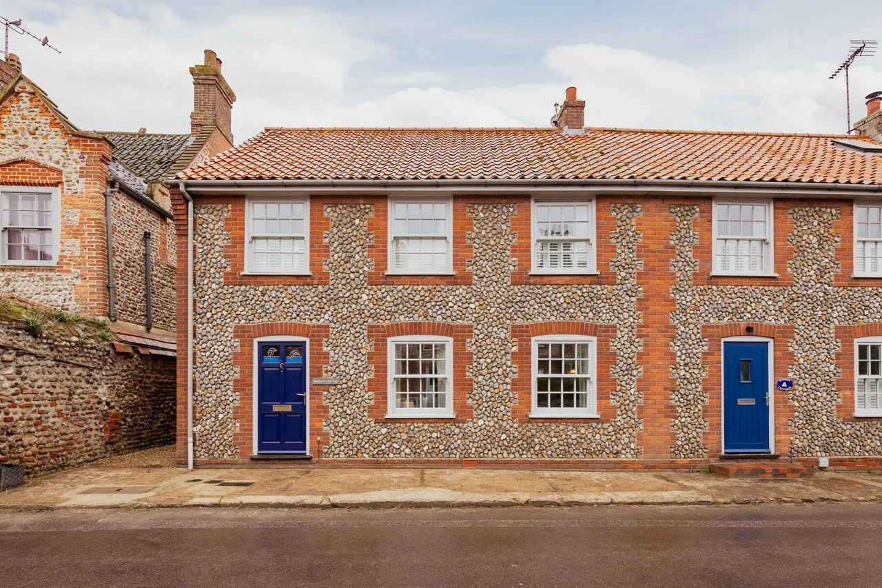 3 bed house for sale, Charming Cottage in Cley
