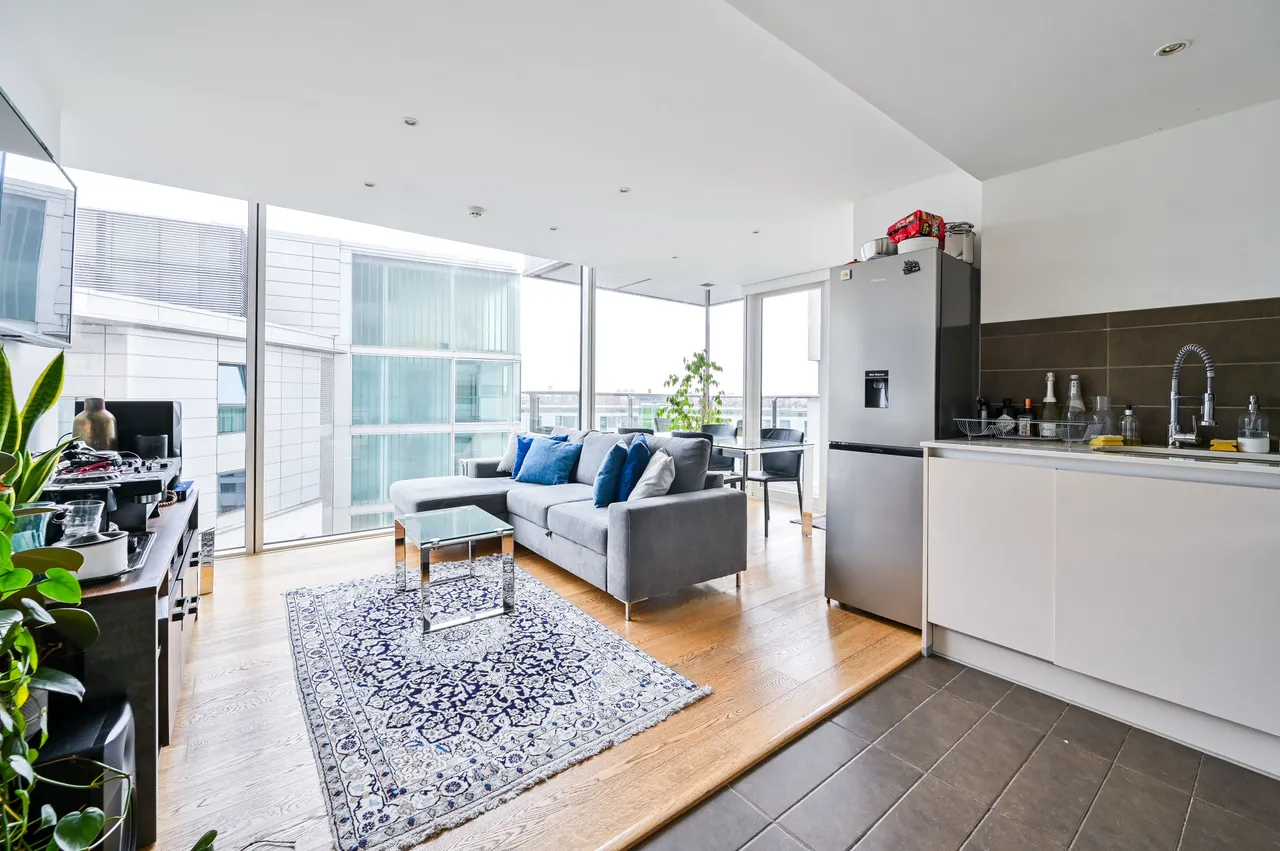 1 bed flat for sale — 180 Empire Square West, London