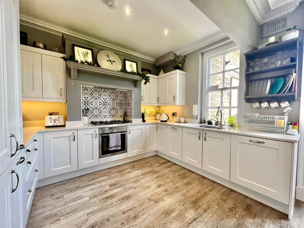 St. Helens Lane, Adel, LS16, photo 11