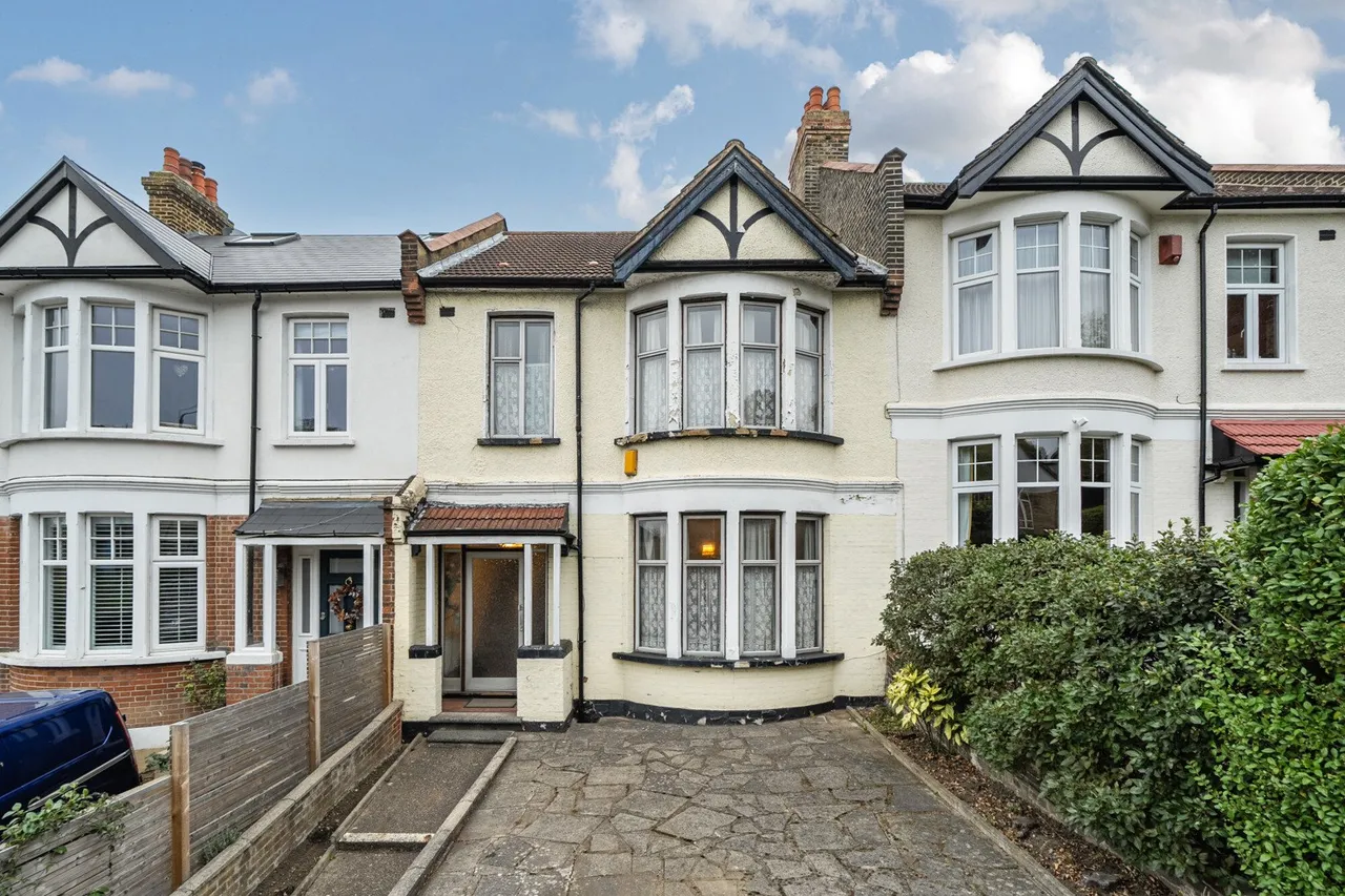 3 bed house for sale — Shooters Hill, SE18