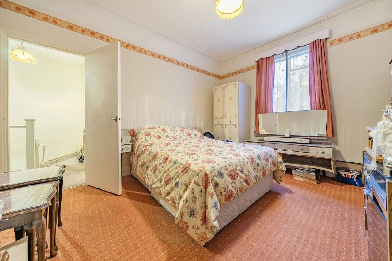 Shooters Hill, SE18, photo 13