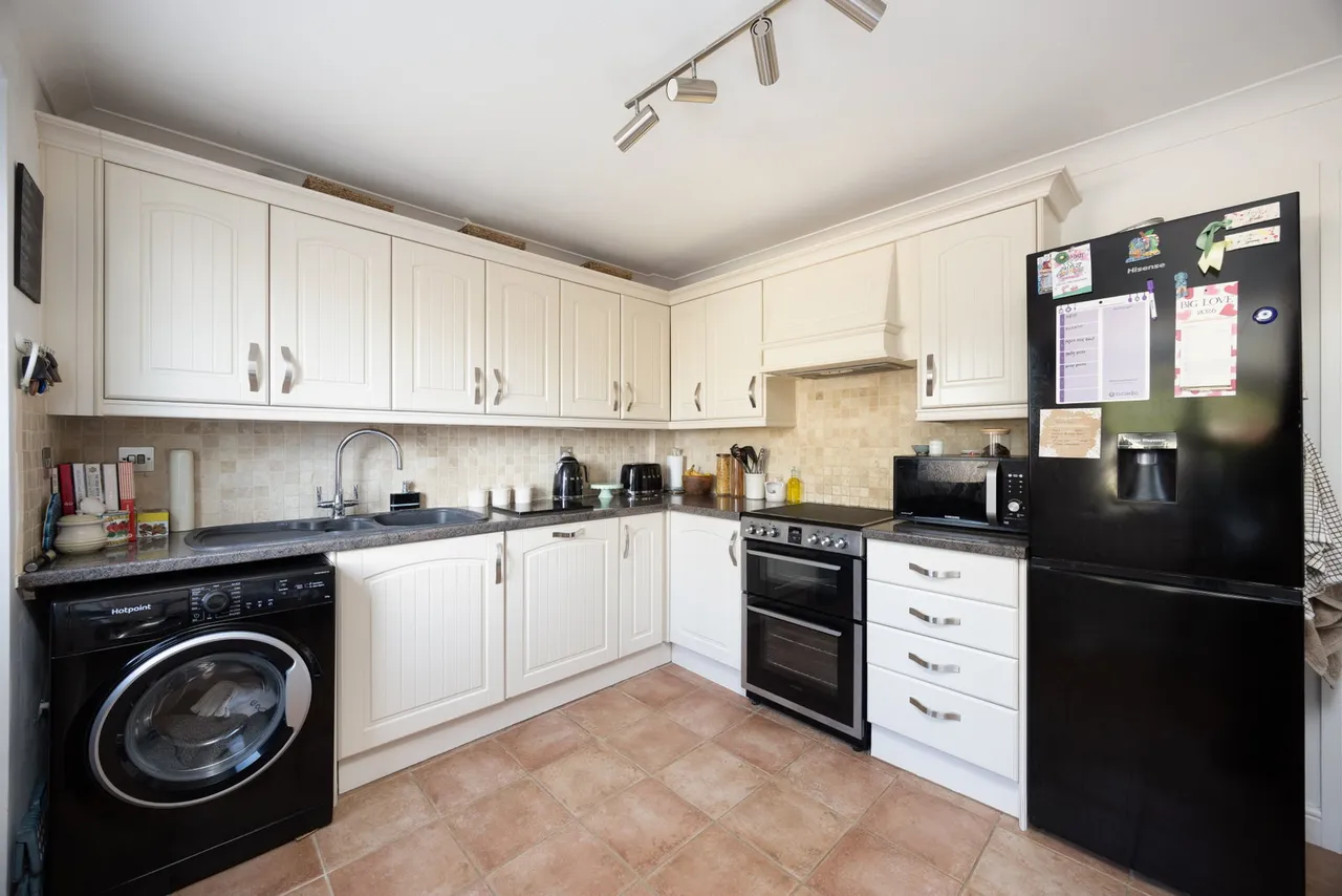 Davis Road, Market Lavington, SN10, photo 21