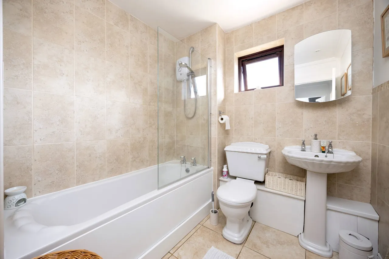 Davis Road, Market Lavington, SN10, photo 24